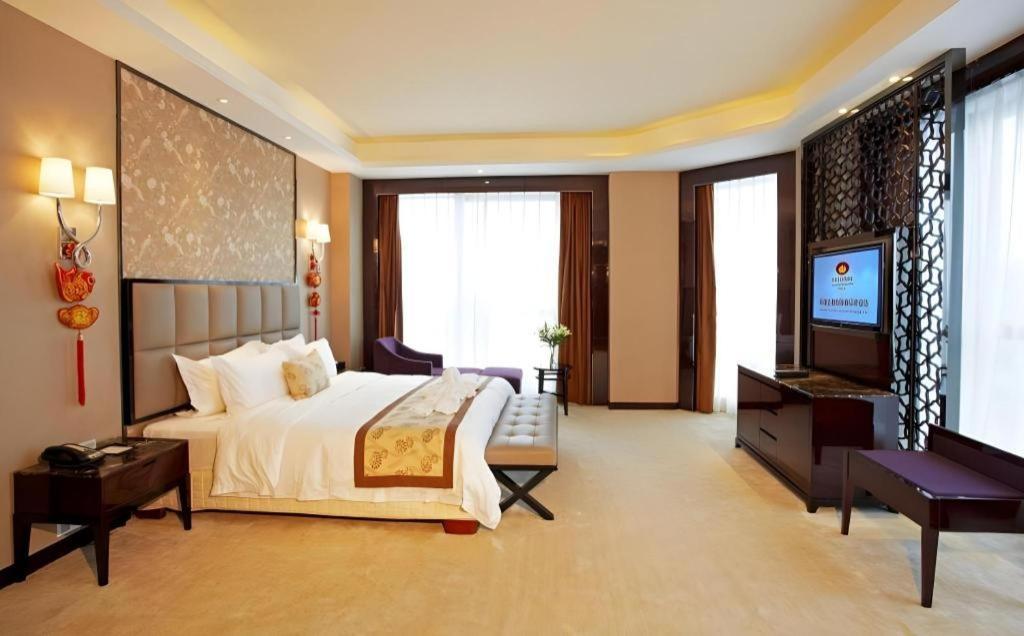 Eurasia Convention International Hotel Wuhan Eksteriør bilde