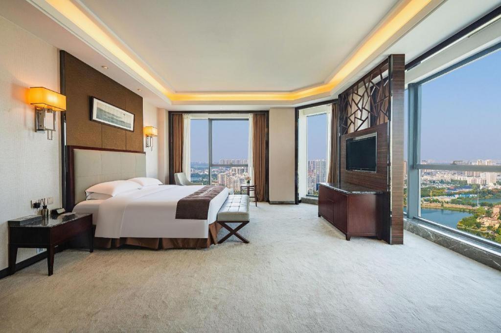 Eurasia Convention International Hotel Wuhan Eksteriør bilde