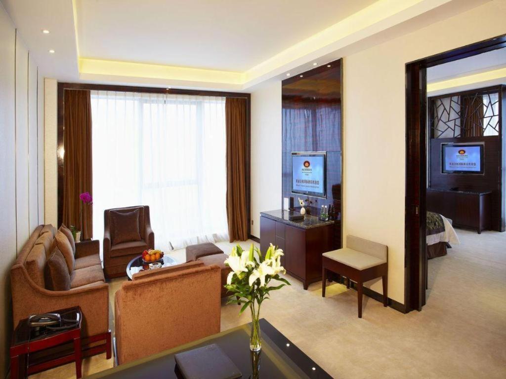 Eurasia Convention International Hotel Wuhan Eksteriør bilde