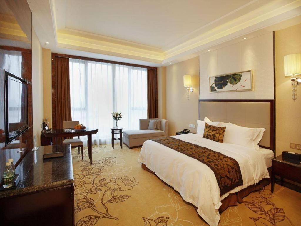 Eurasia Convention International Hotel Wuhan Eksteriør bilde