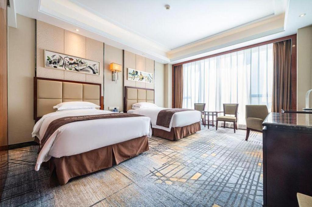 Eurasia Convention International Hotel Wuhan Eksteriør bilde