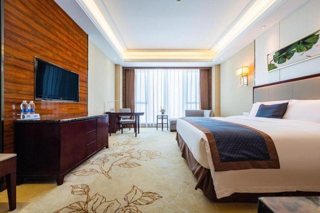 Eurasia Convention International Hotel Wuhan Eksteriør bilde